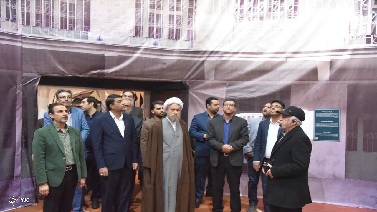 نمایشگاه عبرت یادآور مبارزات و جانفشانی‌های مردم برای انقلاب +تصاویر
