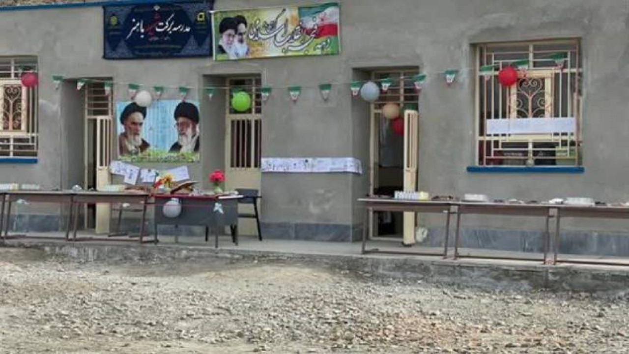 کلنگ‌زنی و افتتاح ۱۳۰ طرح عمرانی، کشاورزی و خدماتی در بم پشت