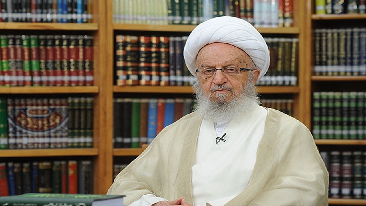 آیت الله مکارم شیرازی:آحاد مردم در راهپیمایی ۲۲ بهمن شرکت کنند