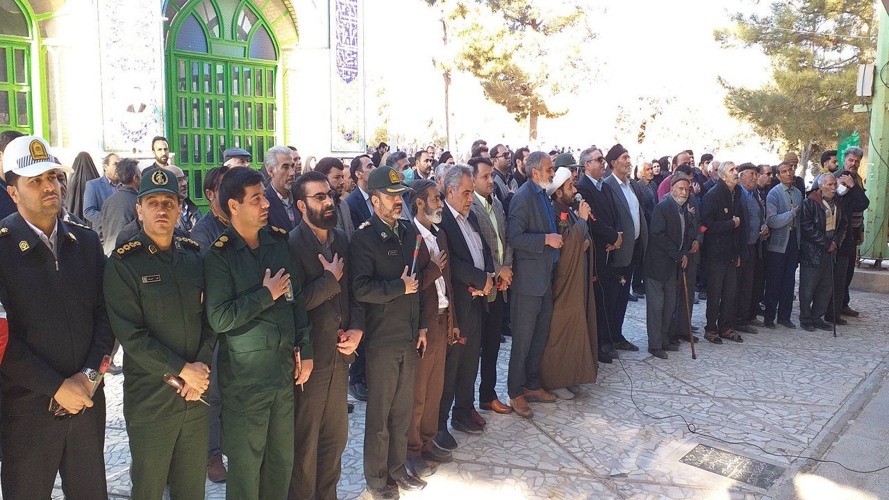 مراسم غبار روبی گلزار شهدا به مناسبت دهه فجر در کوهبنان برگزار شد