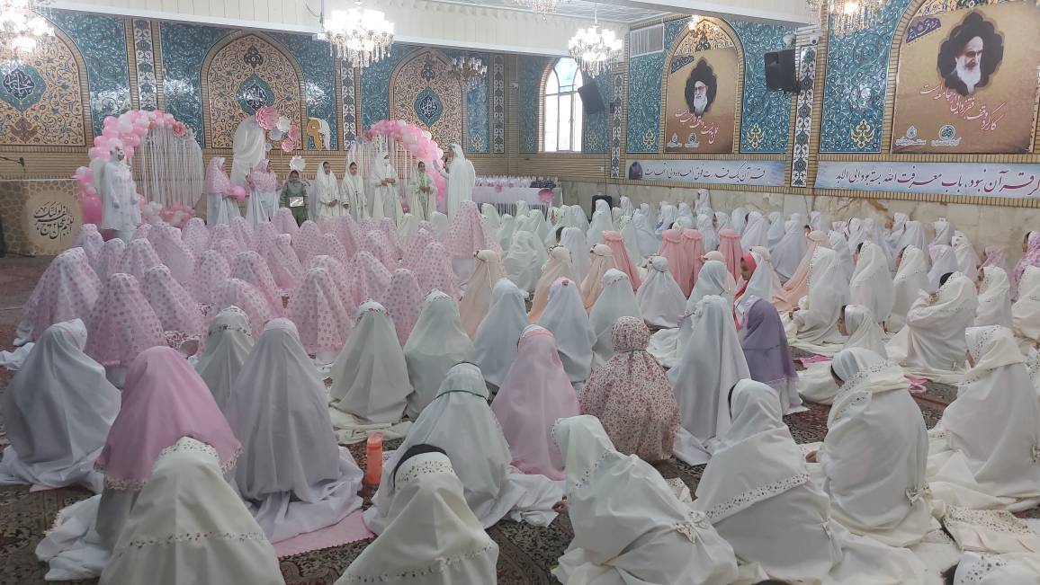 برگزاری مراسم جشن تکلیف ۲۲۰ نفر از دانش آموزان دختر کرج