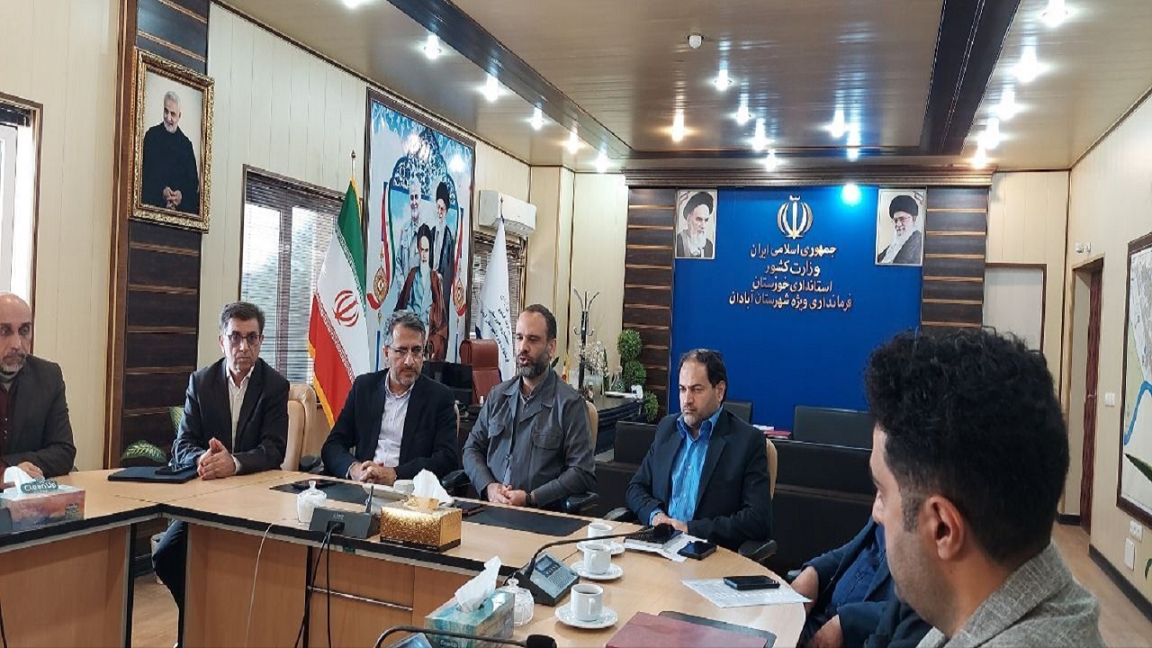 امضای قرارداد راه اندازی فیبر نوری در آبادان