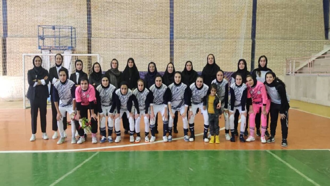 بانوان فوتسالیست شاهین نوین نطنز نایب قهرمان سوپرلیگ ایران