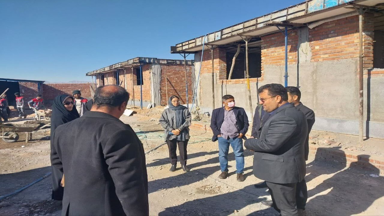 ساخت  مدرسه دوازده کلاسه در منطقه دشت زحمتکشان کرمان