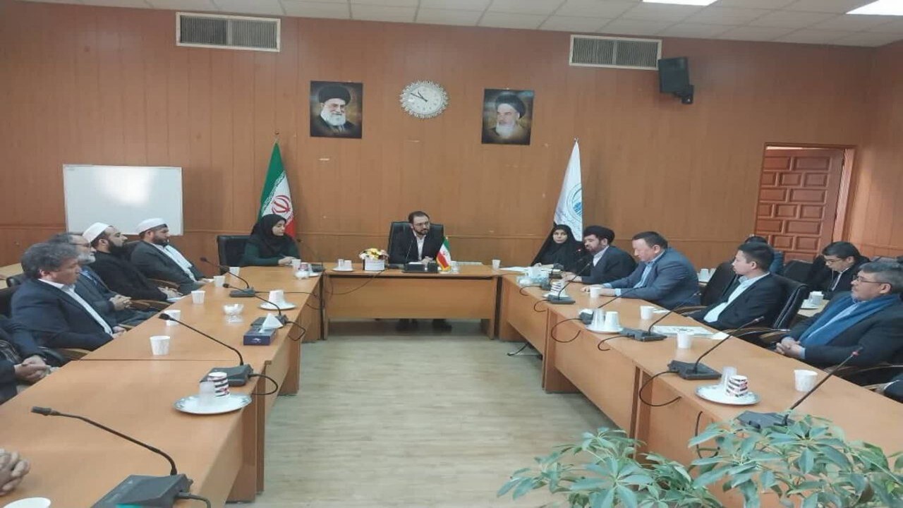 دیدار مهاجرین افغانستانی با سرپرست اداره کل امور اتباع و مهاجرین خارجی استانداری تهران