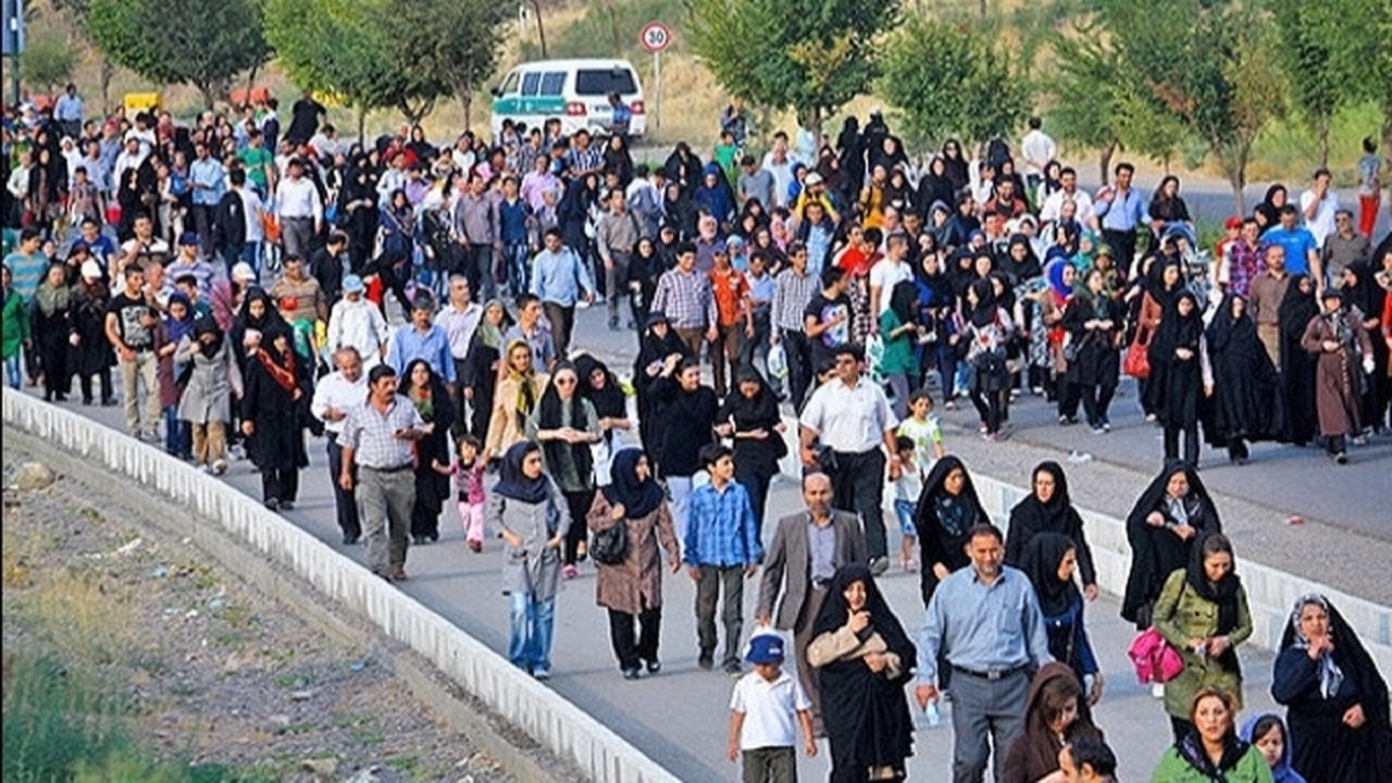 همایش پیاده روی خانوادگی و جشن انقلاب اسلامی در روستای سولان + تصاویر
