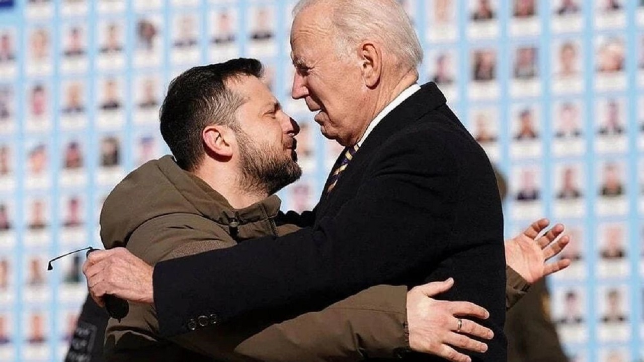 بایدن زلنسکی را مجبور خواهد کرد جنگ را تا انتخابات آمریکا ادامه دهد