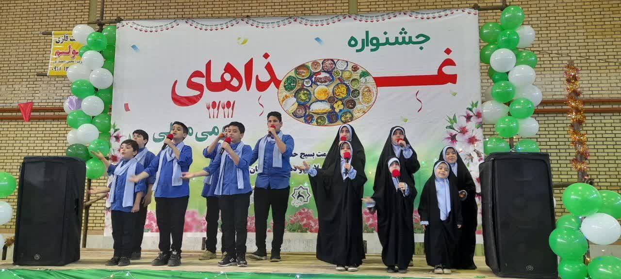 جشنواره غذا در بخش تولمات جشنواره غذا در بخش تولمات