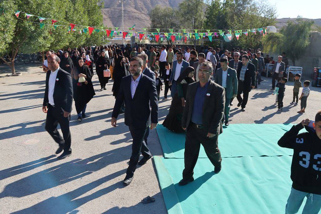 حضور مسئولان در جشنواره سیب زمینی