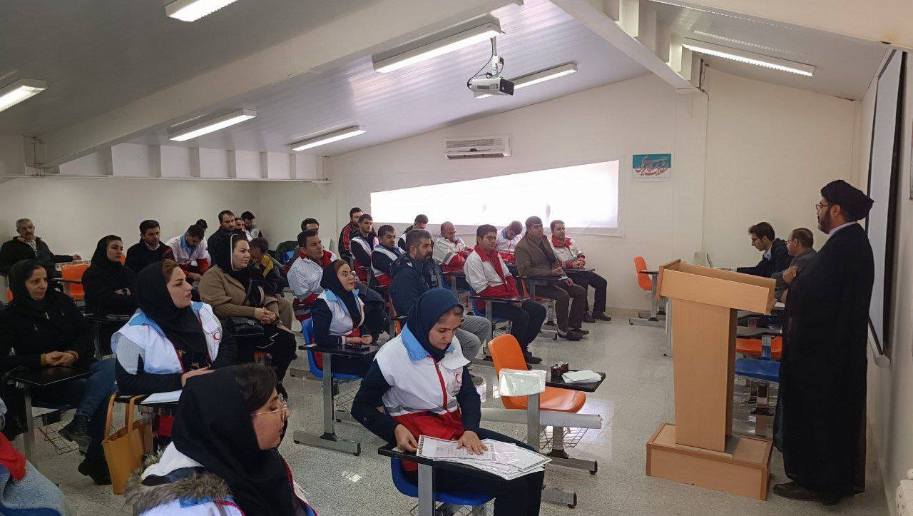 نشست جهاد تبیین در هلال احمر