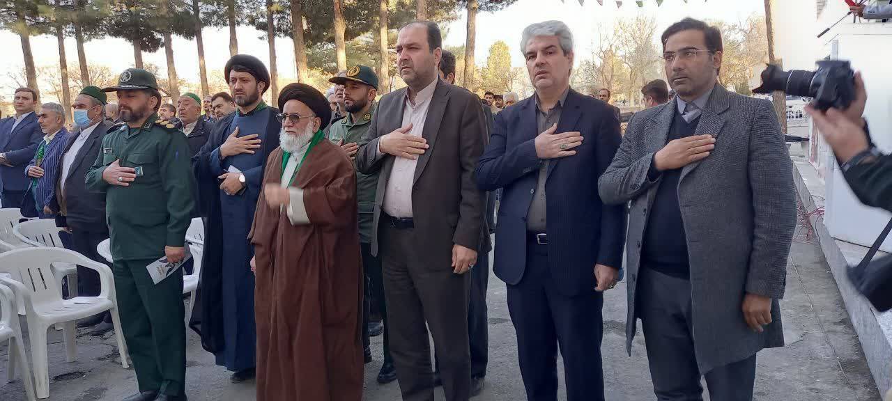 اجتماع مردم و جمعی از مسئ.لان نیشابور در مراسم غبارروبی شهدا
