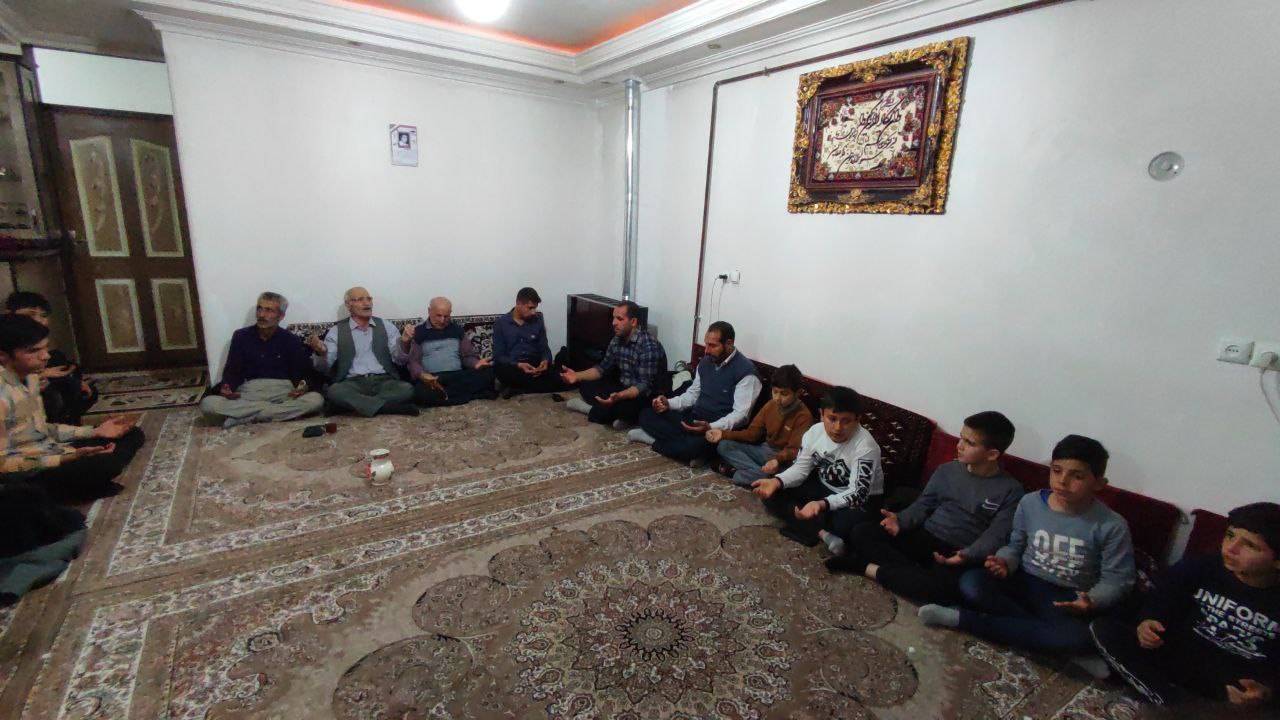 مراسم قرائت قرآن در روستای توآباد