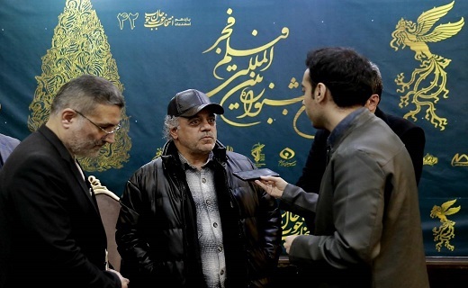 جواد افشار در قم به تماشای &laquo;مجنون&raquo; نشست