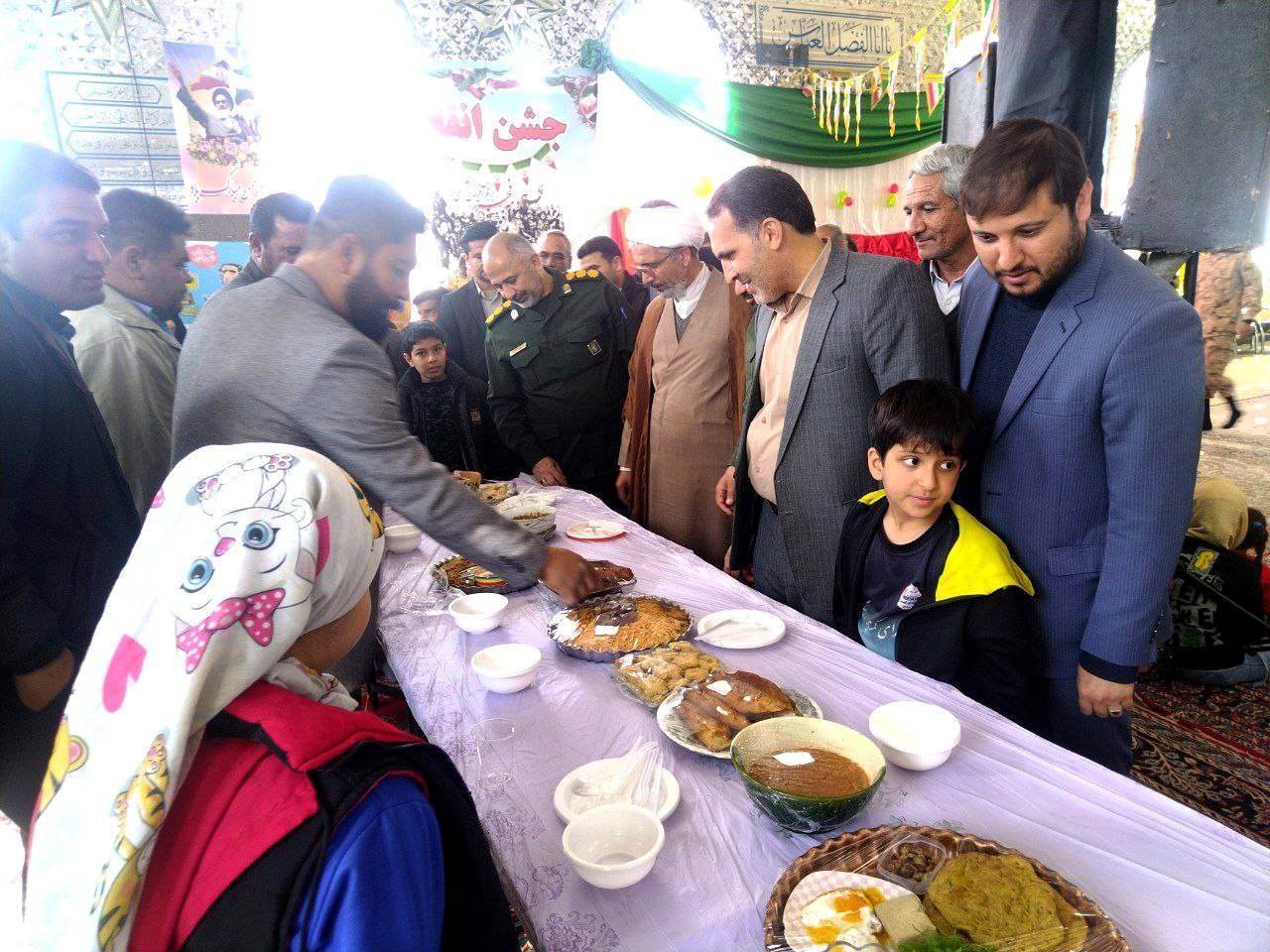 نمایشگاه صنایع دستی به مناسبت ایام الله دهه فجر
