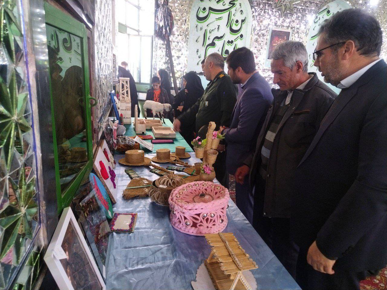برگزاری نمایشگاه صنایع دستی و جشنواره غذای محلی