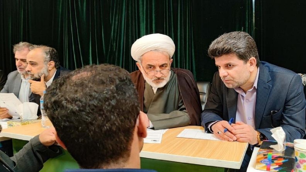 بهره‌مندی ۳۰۰ زندانی از ارفاقات قانونی در میز خدمت ۸۰ نفری قضات در زندان‌های اردبیل