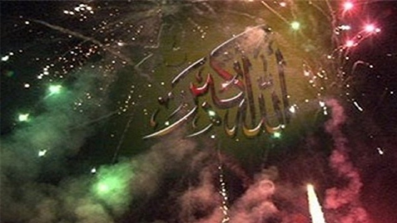 آسمان ماهدشت در شب پیروزی انقلاب اسلامی نور باران شد + فیلم