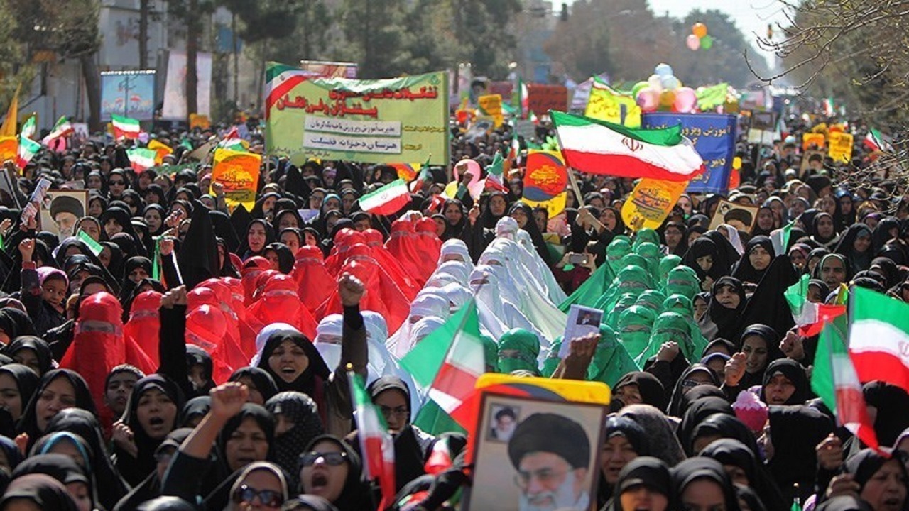 حال و هوای مسیر راهپیمایی تهران در ساعات اولیه جشن انقلاب اسلامی + فیلم