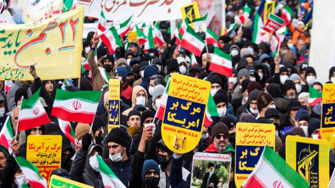 مردم کرمانشاه پای نظام و انقلاب ایستاده‌اند/دشمنان نمی‌گذارند دستاورد‌های انقلاب اسلامی به چشم بیاید