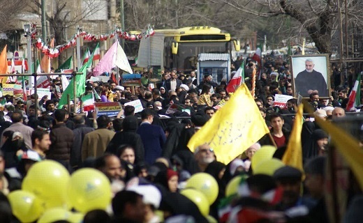 حماسه آفرینی قمیها در راهپیمایی ۲۲ بهمن حماسه آفرینی قمیها در راهپیمایی ۲۲ بهمن