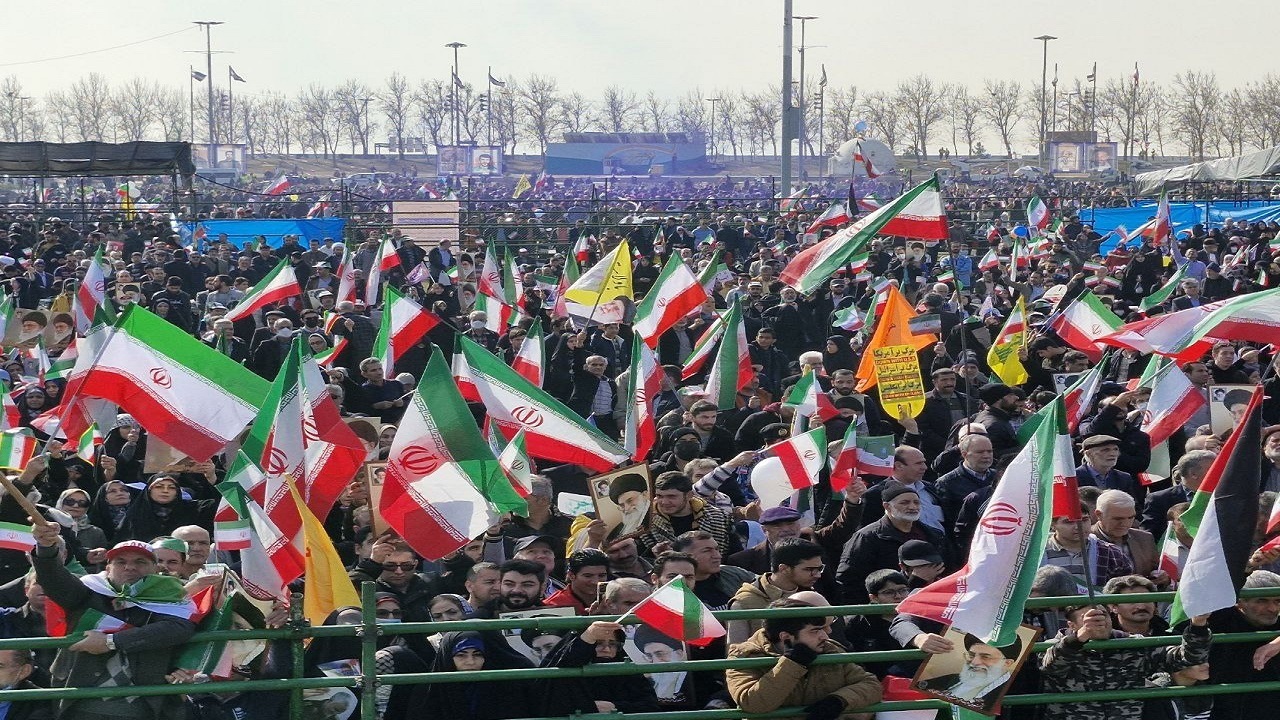 برگزاری راهپیمایی ۲۲ بهمن در تهران+ فیلم و تصاویر