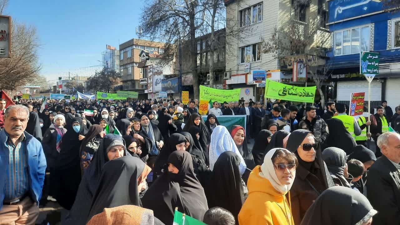 حضوری پرشور و جشن  باشکوه انقلاب در آذربایجان غربی/همه آمدند+فیلم و عکس