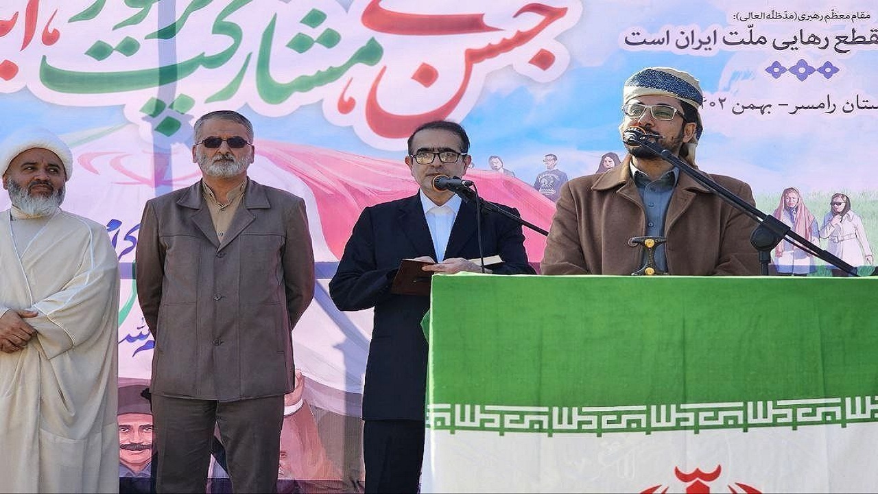 جمهوری اسلامی ایران محور مقاومت در برابر استکبار جهانی