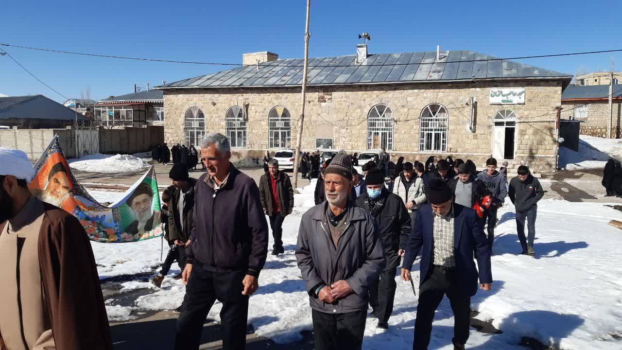 اجتماع مردم روستای خانقاه بفراجرد در مراسم یوم الله 22 بهمن