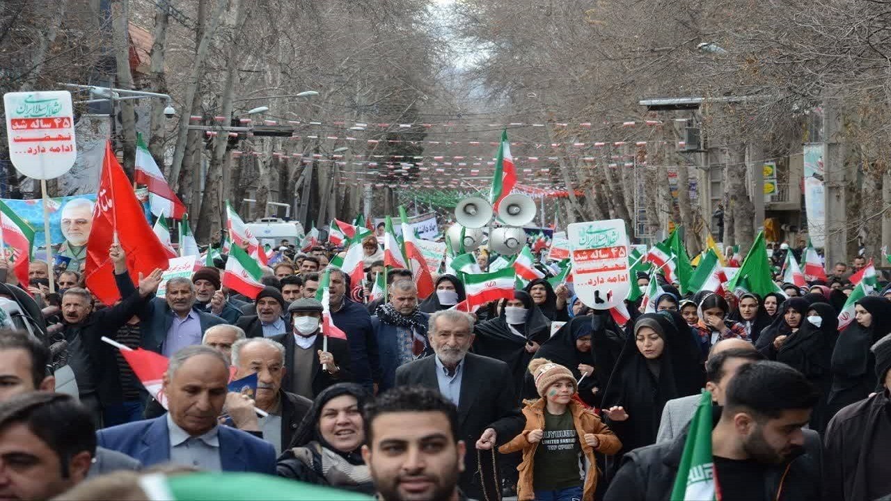 مردم لرستان تمام قد پای انقلاب ایستاده اند+تصاویر