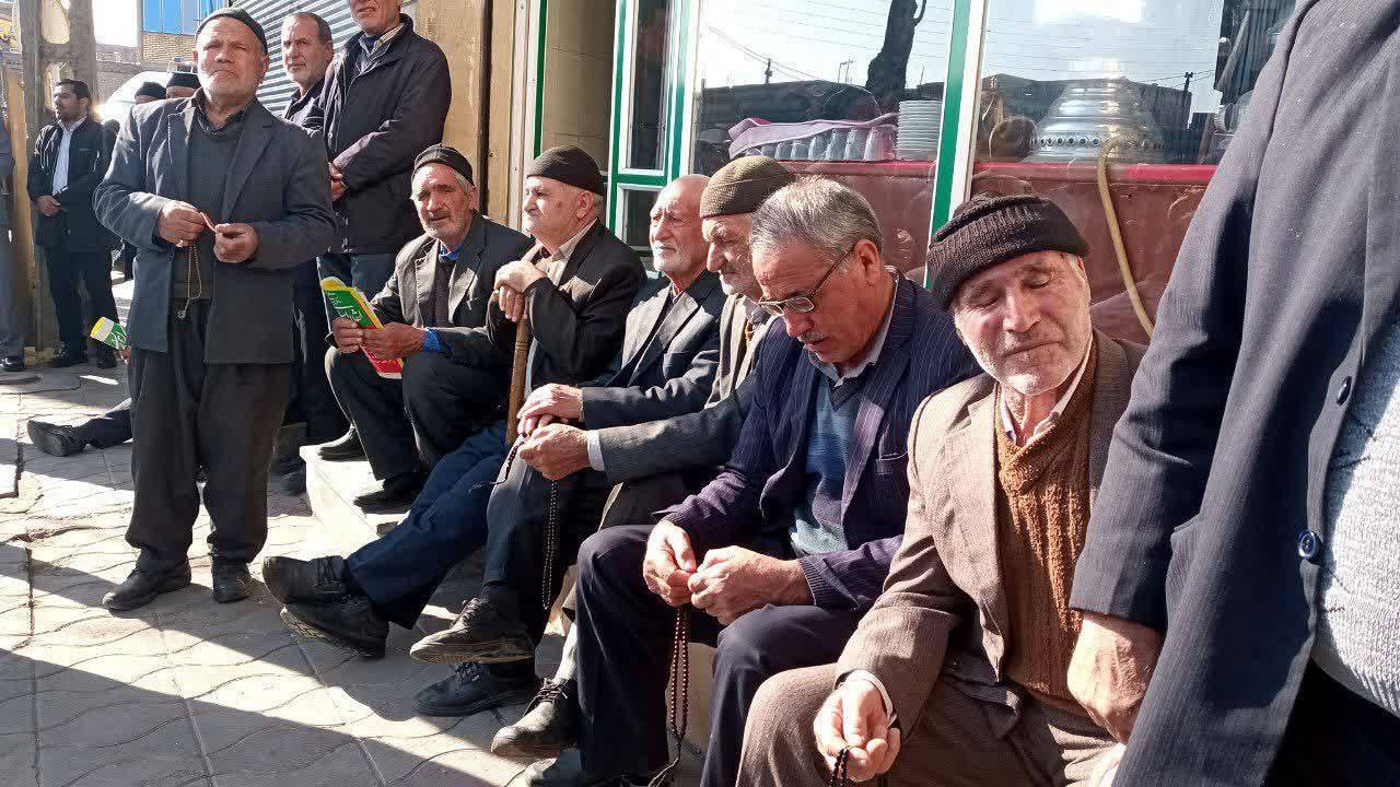 حضور سالمندان در راهپیمایی