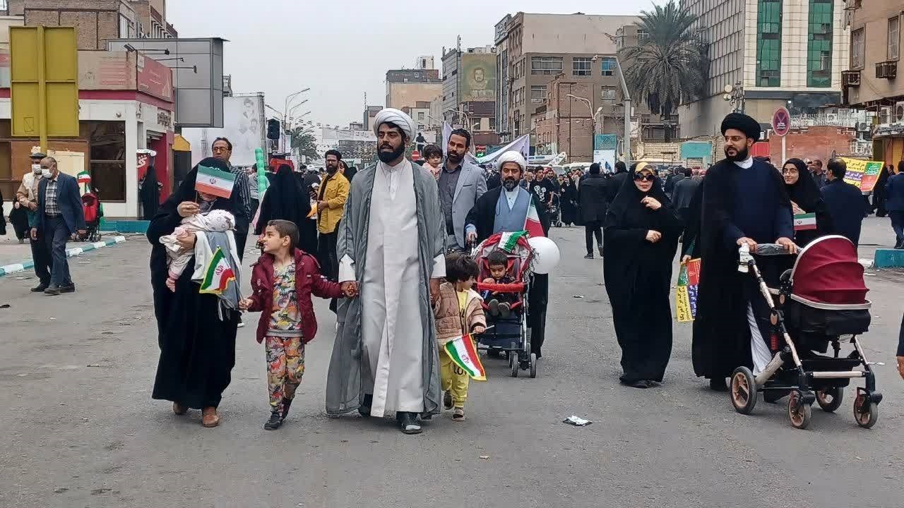گوشه‌هایی از مراسم جشن انقلاب در اهواز + فیلم و تصاویر