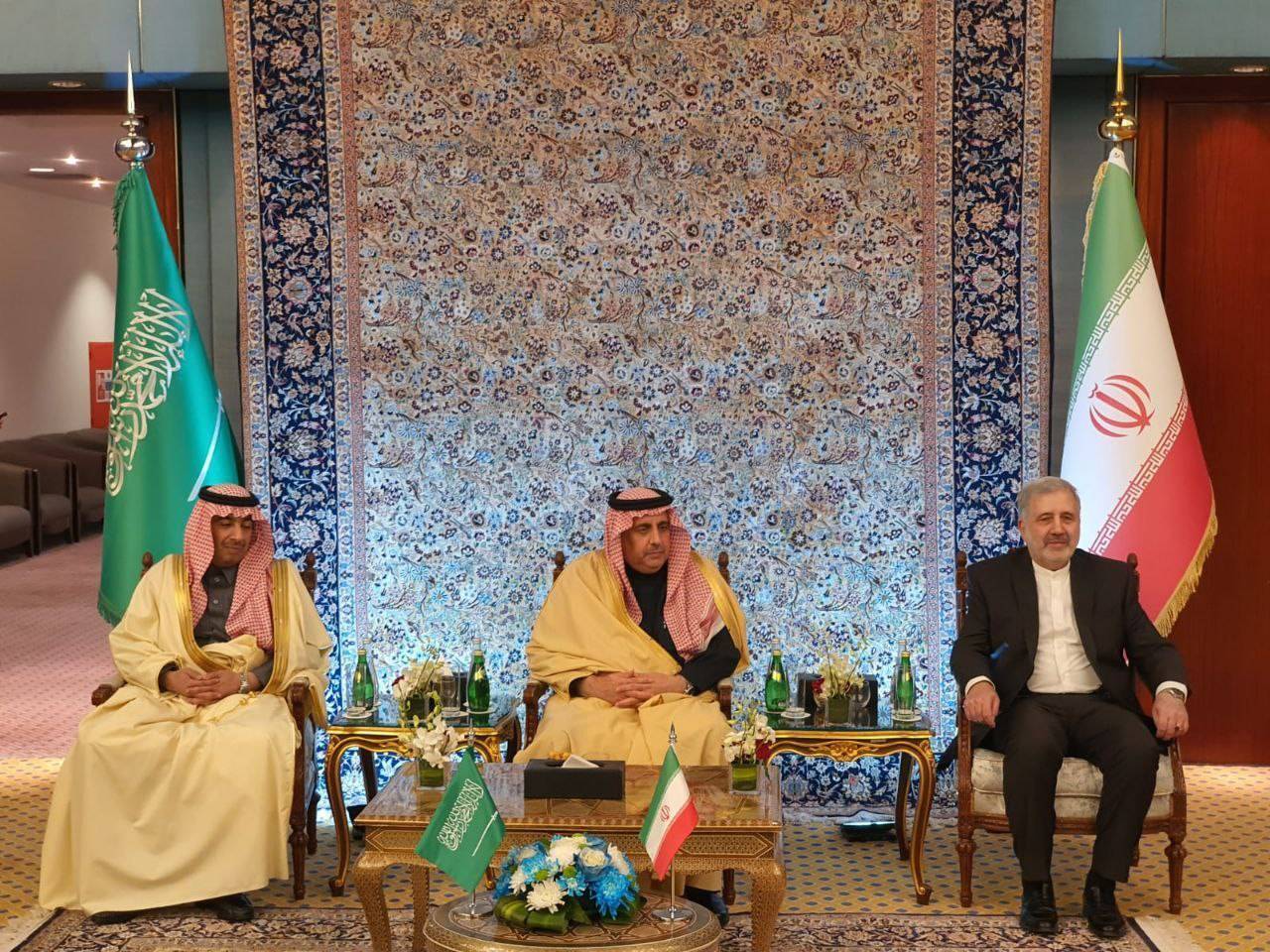 معاون امیر منطقه ریاض، مدیران و مقامات وزارت خارجه در