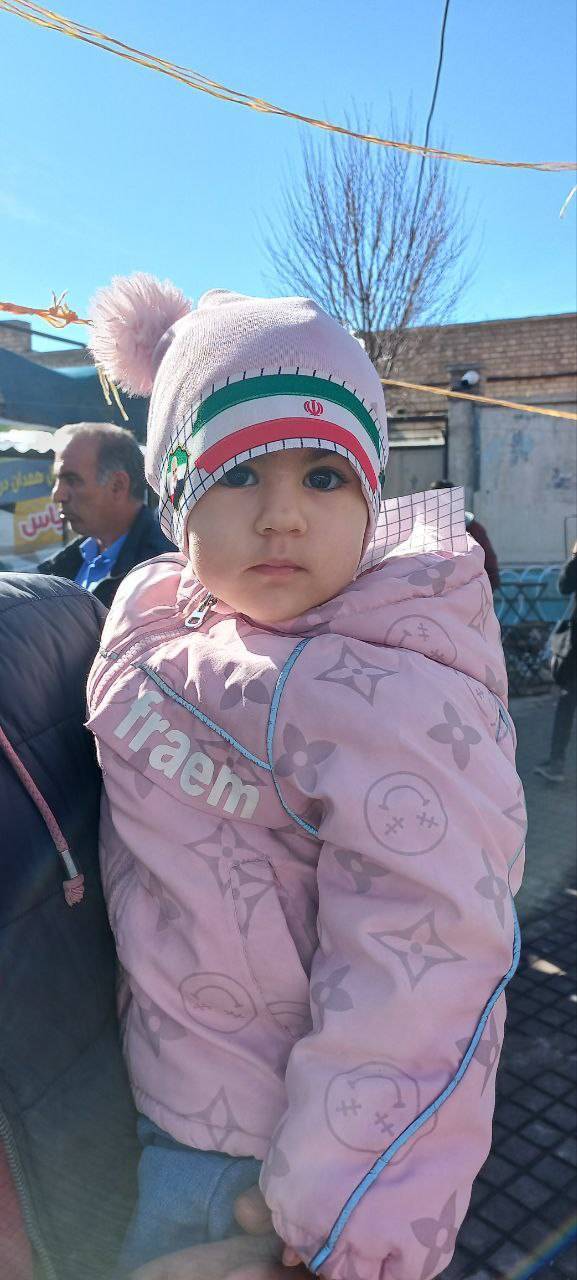 کودکان مشگین شهری در جشن پیروزی انقلاب