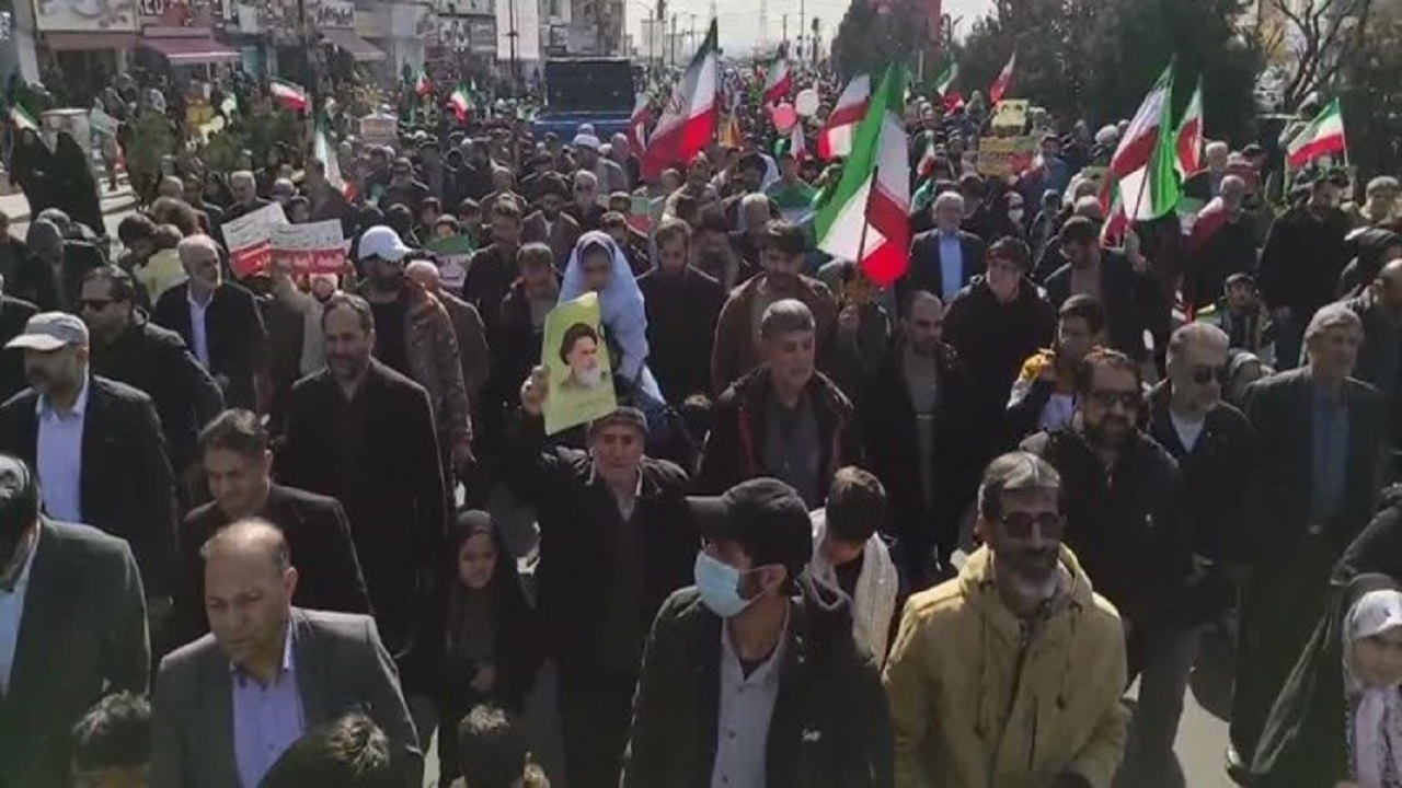 اتحاد و همبستگی مردم روستای مشکنان در مراسم ۲۲ بهمن + تصاویر