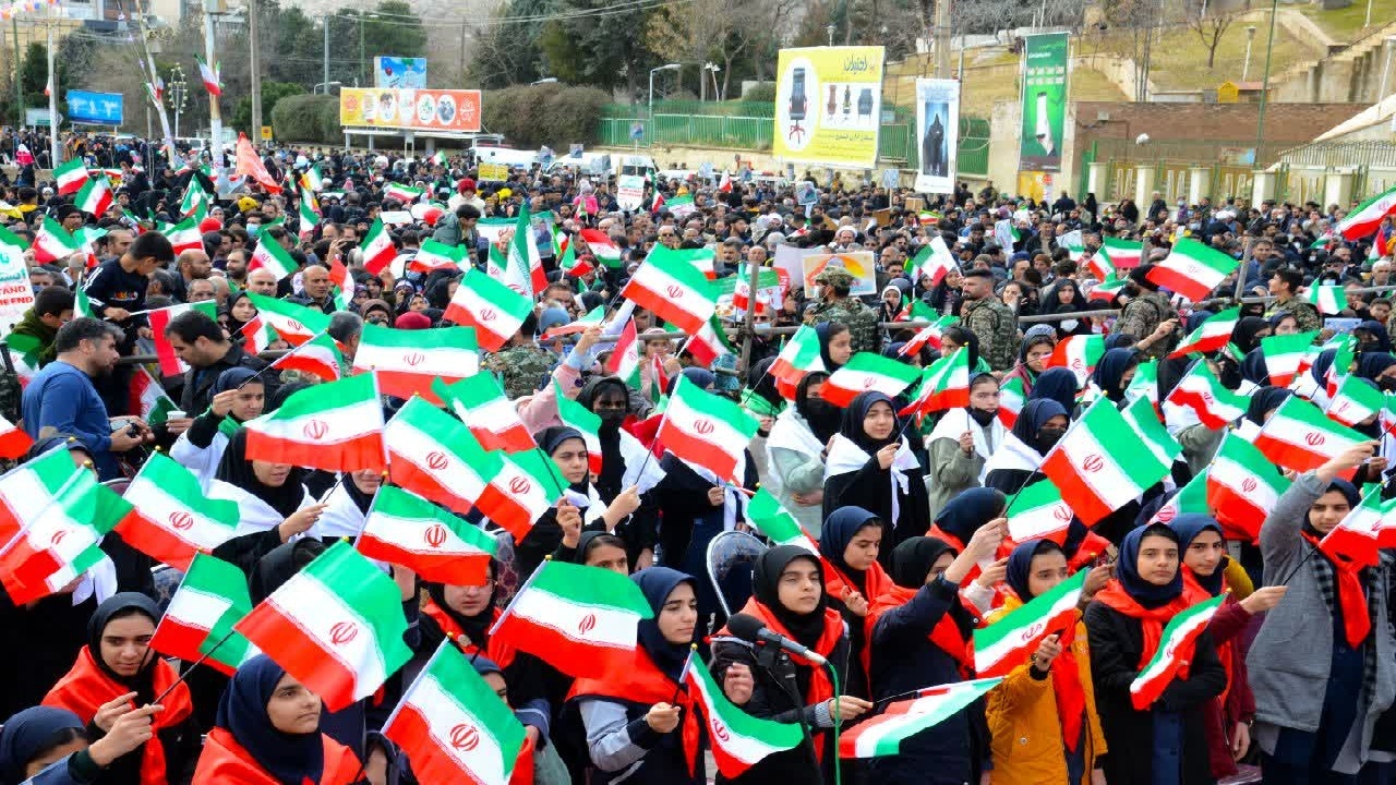 حضور سربازان دهه نودی امام زمان (عج) در جشن انقلاب در خرم‌آباد+تصاویر