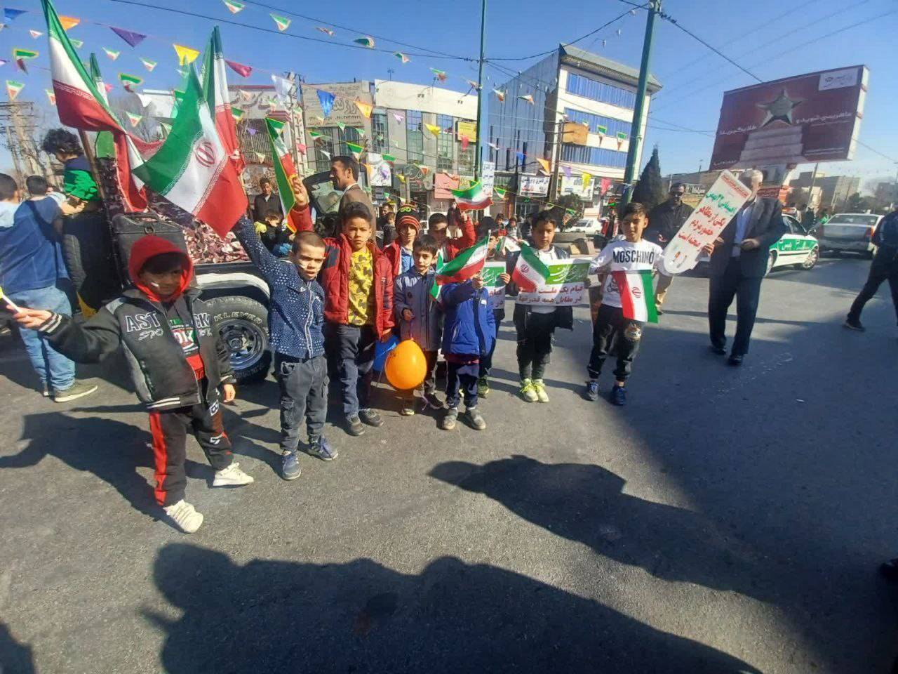 حضور کودکان در مراسم یوم الله 22 بهمن