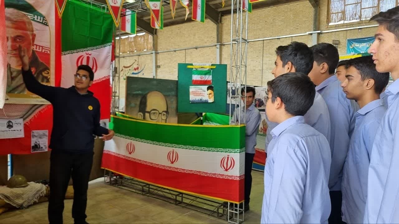 برپایی نمایشگاه‌های مدرسه انقلاب در مدارس استان یزد