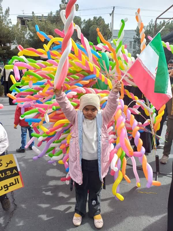 حضور کودکان در راهپیمایی
