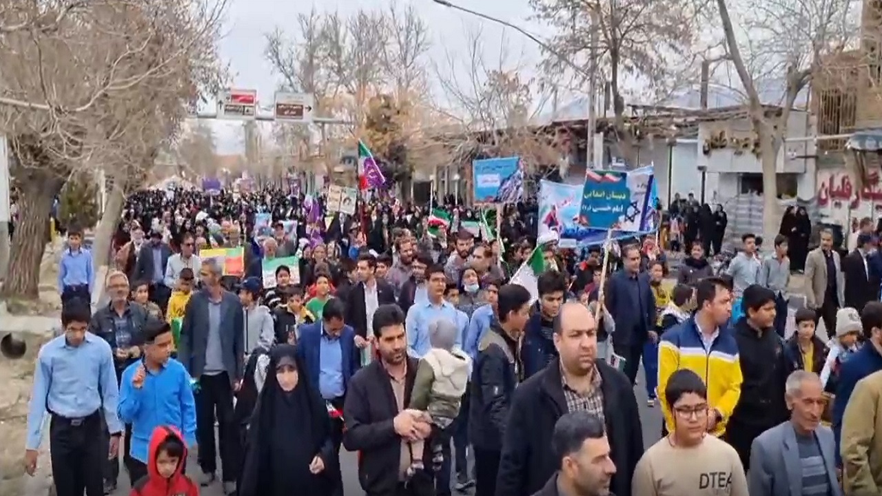 حضور پر شور مردم شهر ماهان در مراسم ۲۲ بهمن ۱۴۰۲ + فیلم