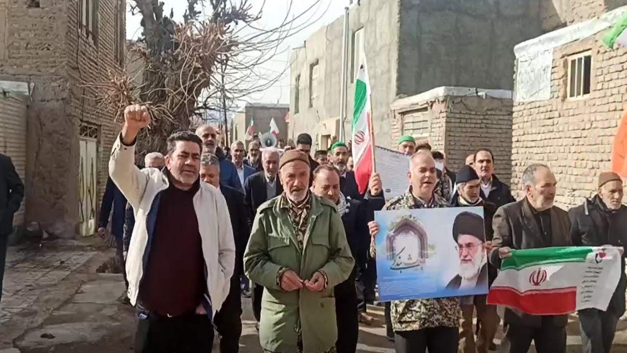 جشن آغاز چهل و ششمین سال انقلاب اسلامی در روستای بید جوین+ فیلم