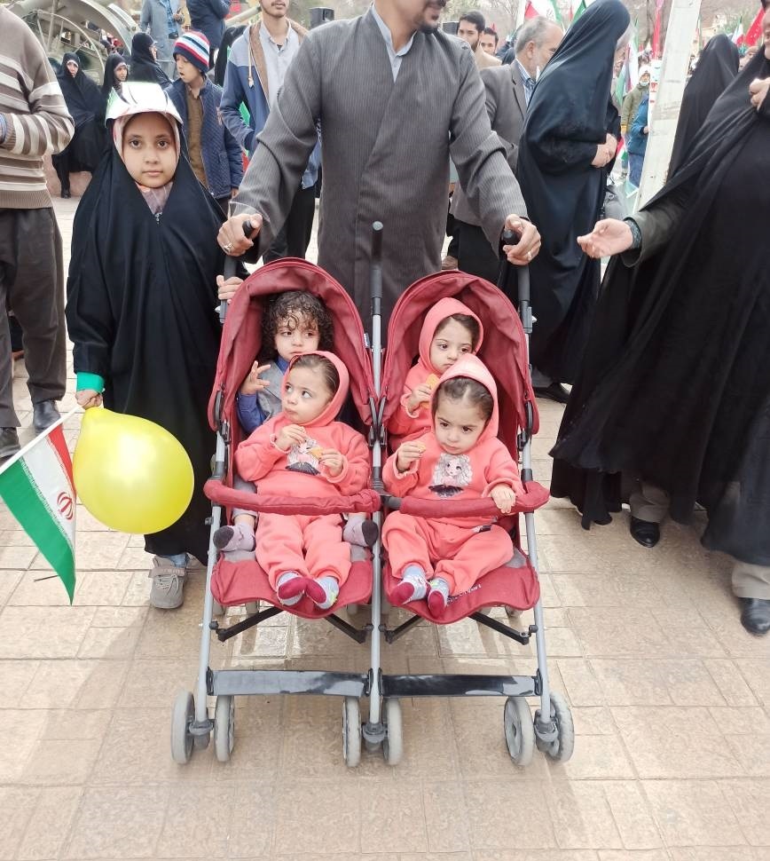 حضور ۴ قلو&zwnj;ها با کاپشن صورتی به یاد ریحانه سلطانی نژاد