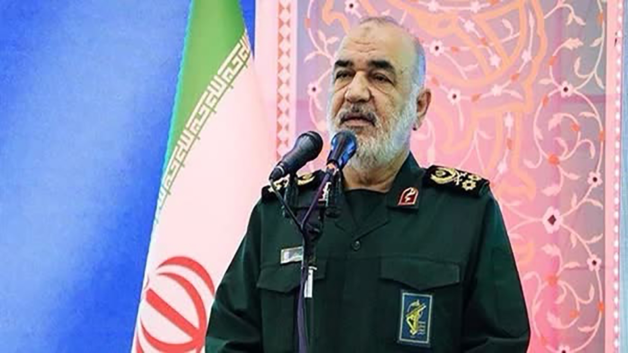 ۲۲ بهمن امسال نشان داد هر قدر دشمن متمرکز شود بر ایمان ملت افزوده می‌شود