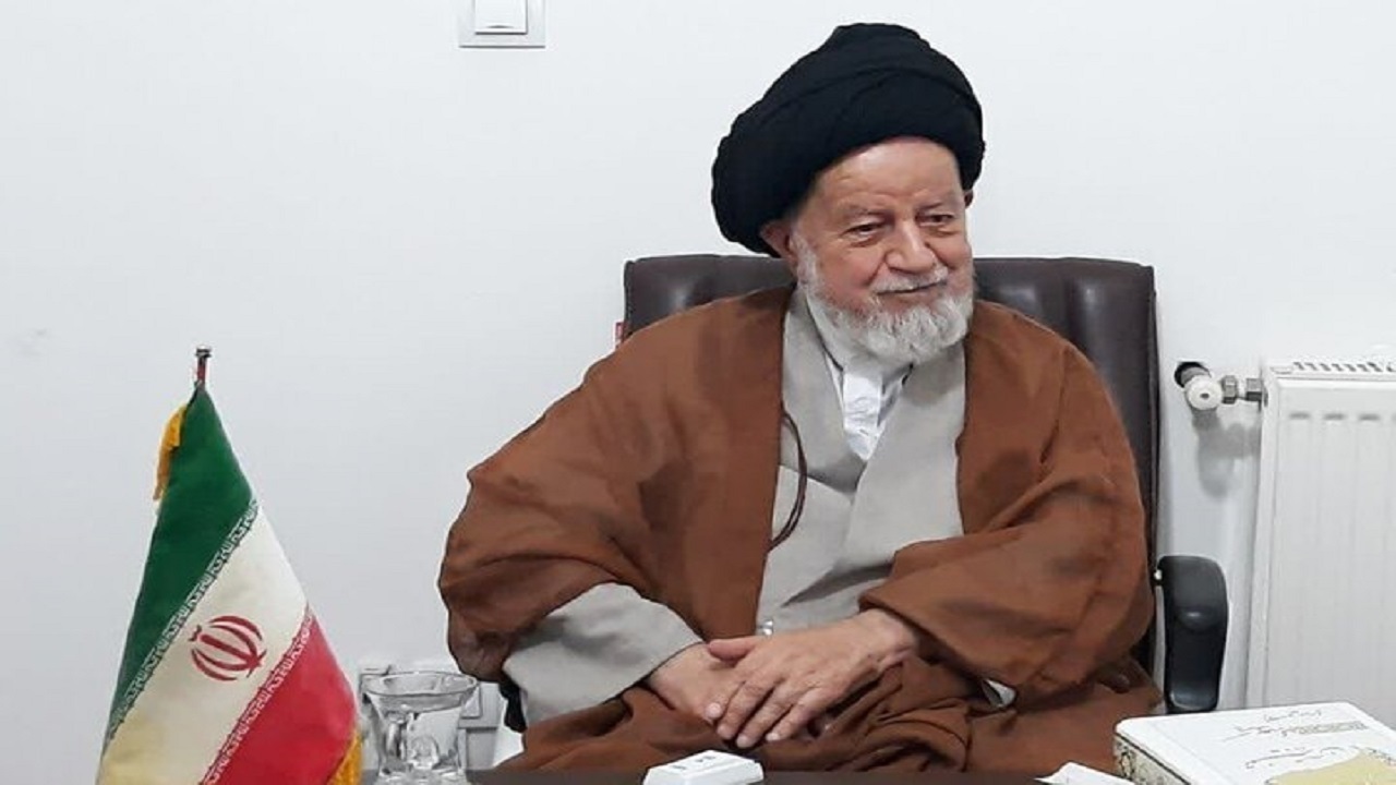 پاسداران در شهادت طلبی و آزادگی از امام حسین (ع) الگو بگیرند