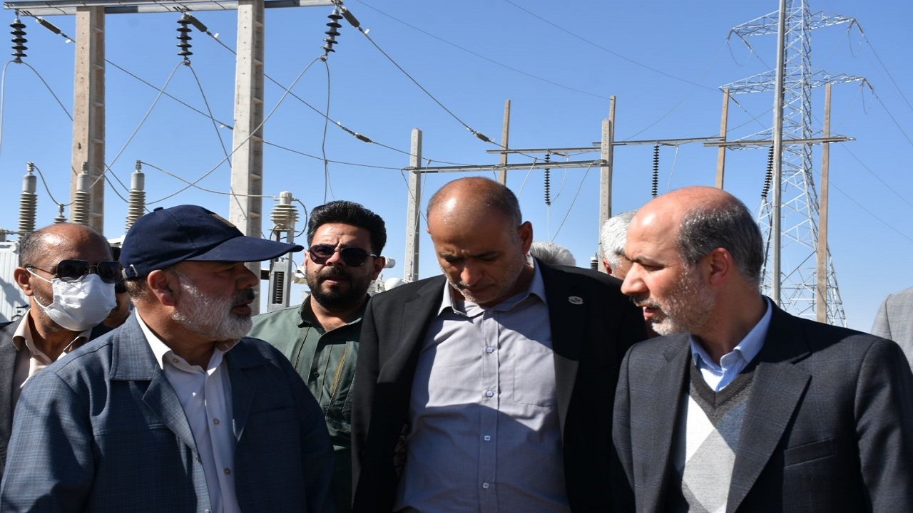 وزیر نیرو از پست۲۳۰ کیلوولت دشتک سیستان و بلوچستان بازدید کرد