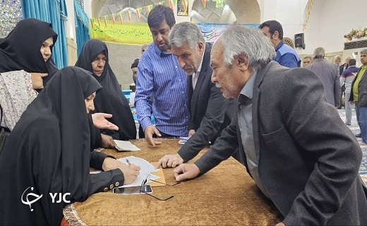 برپایی میز خدمت قضایی در امامزاده عبدالله بافق