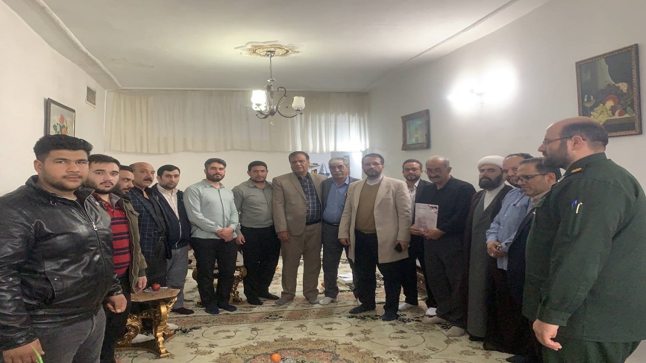 دیدار مسئولان با جانباز سرافراز یزدان شاهسون در شب میلاد حضرت عباس (ع) + تصاویر