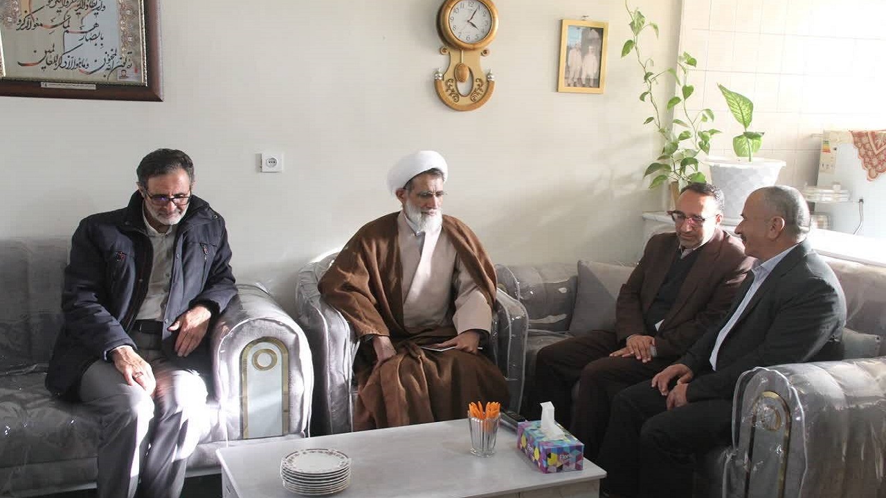 دیدار نماینده ولی فقیه در چهارمحال و بختیاری با ۳ جانباز سرافراز+ تصاویر