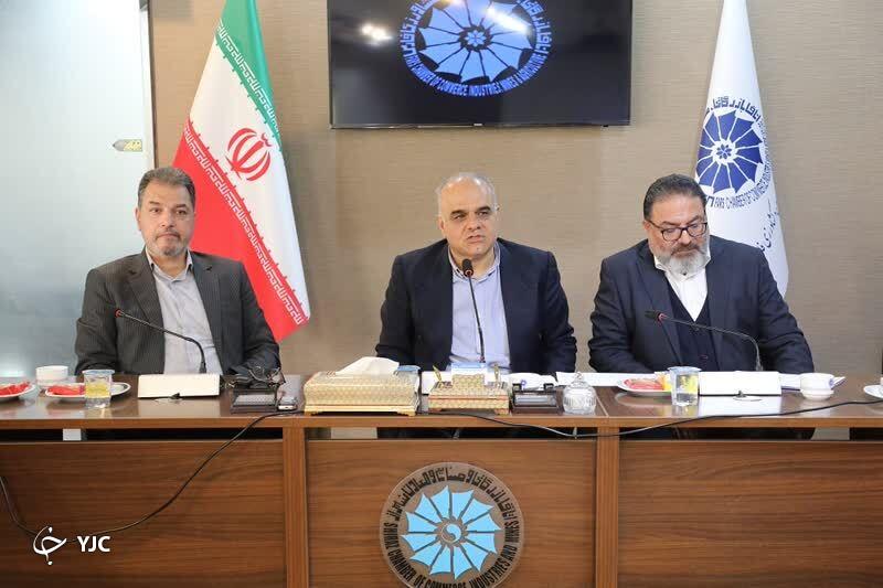صادرات فرش دستباف قربانی غلبه سیاست‌های پولی بر سیاست‌های تجاری کشور است