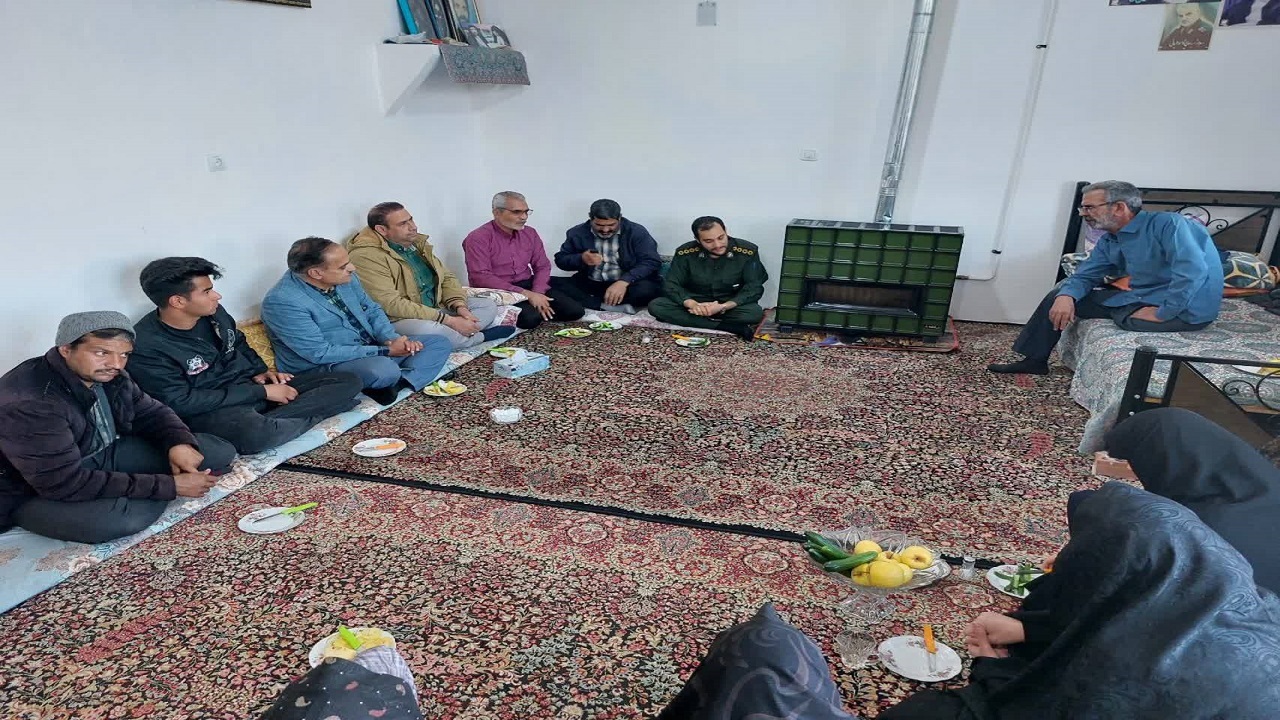 دیدار فرماندهان حوزه مقاومت با جانبازان یزدان آبادی