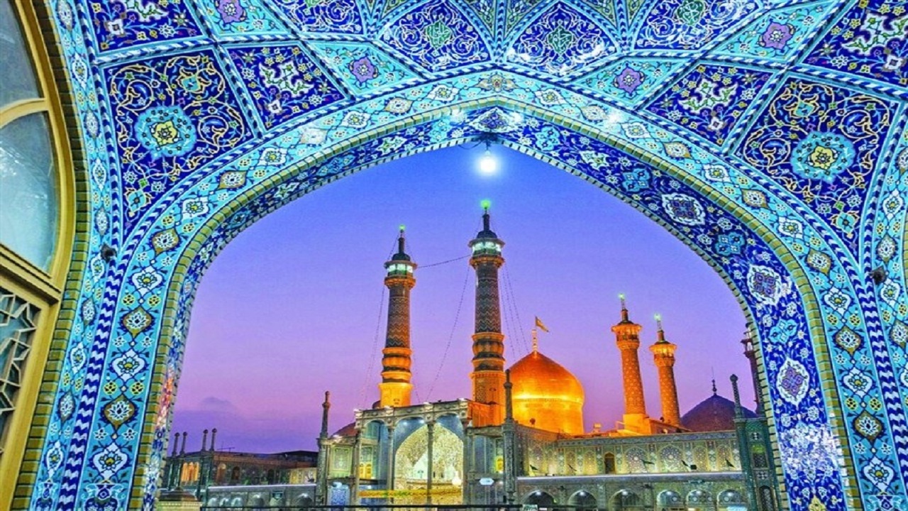 قم در روز میلاد سیدالساجدین غرق در نور و شادمانی است